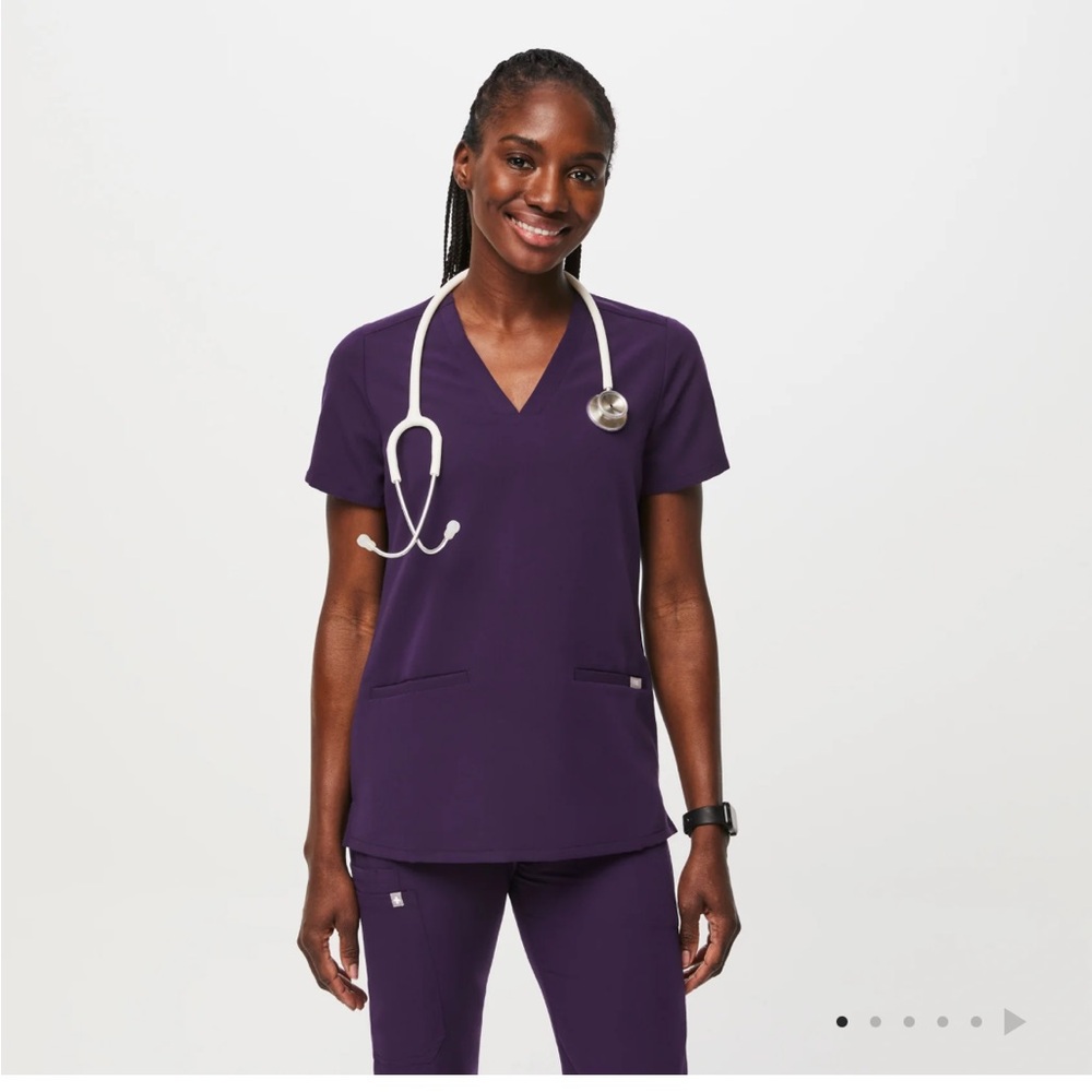 Figs Casma three pocket scrub top